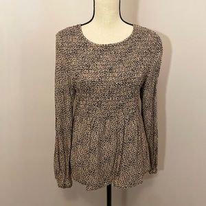 URBAN ROMANTICS Blouse. Size L.